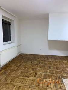 KOMFORNA GARSONJERA NA TELEPU, KOD BULEVARA PATRIJARHA PAVLA